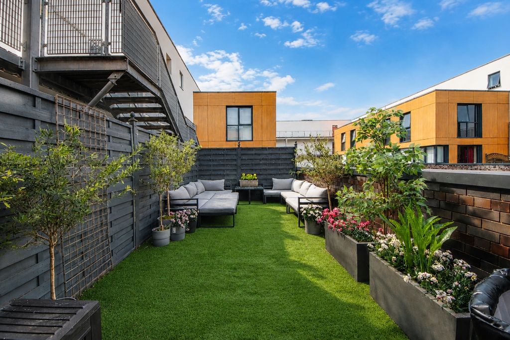 Property photo 1 of 18 d13F69Db-c966-4092-B2B6-468605B3Ec83