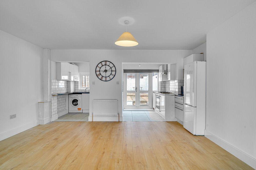 Property photo 3 of 22