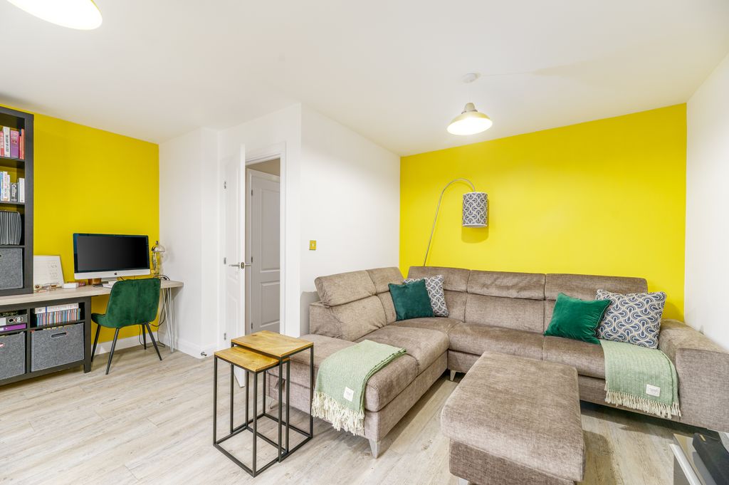 Property photo 3 of 27 11