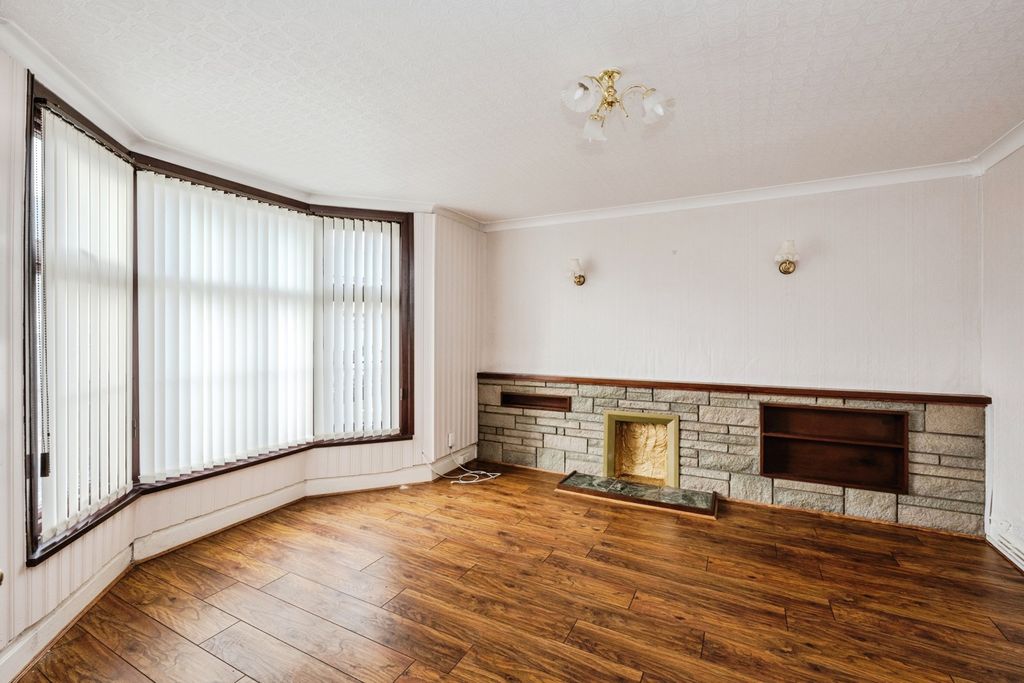 Property photo 2 of 17 Photo