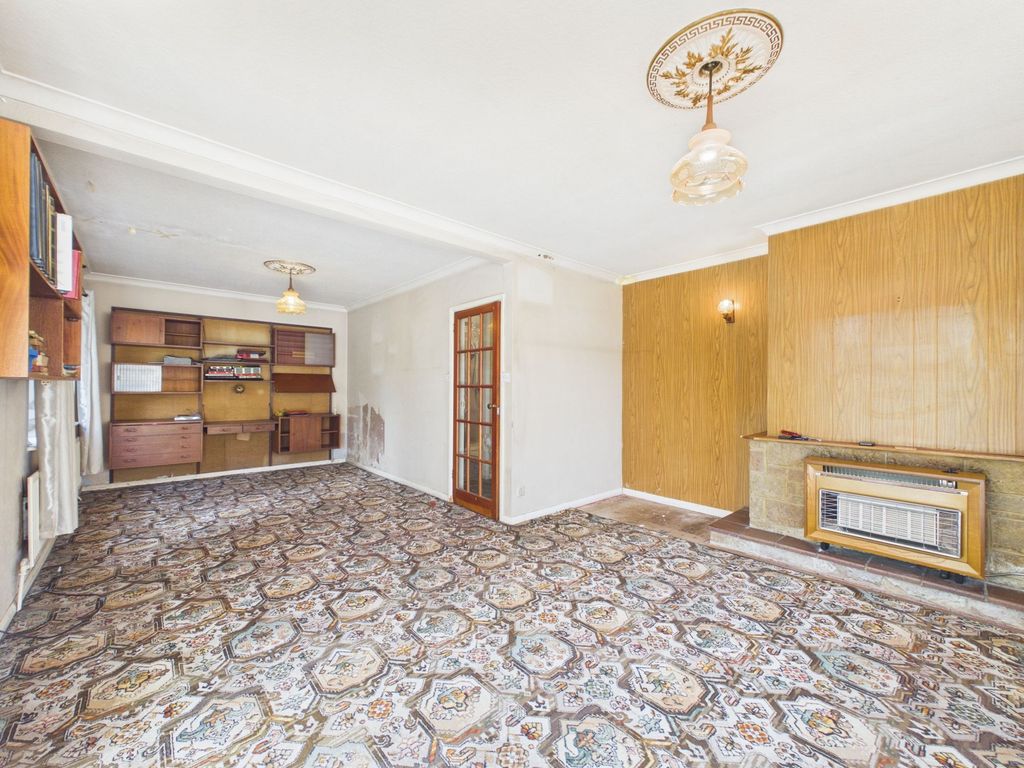 Property photo 2 of 35