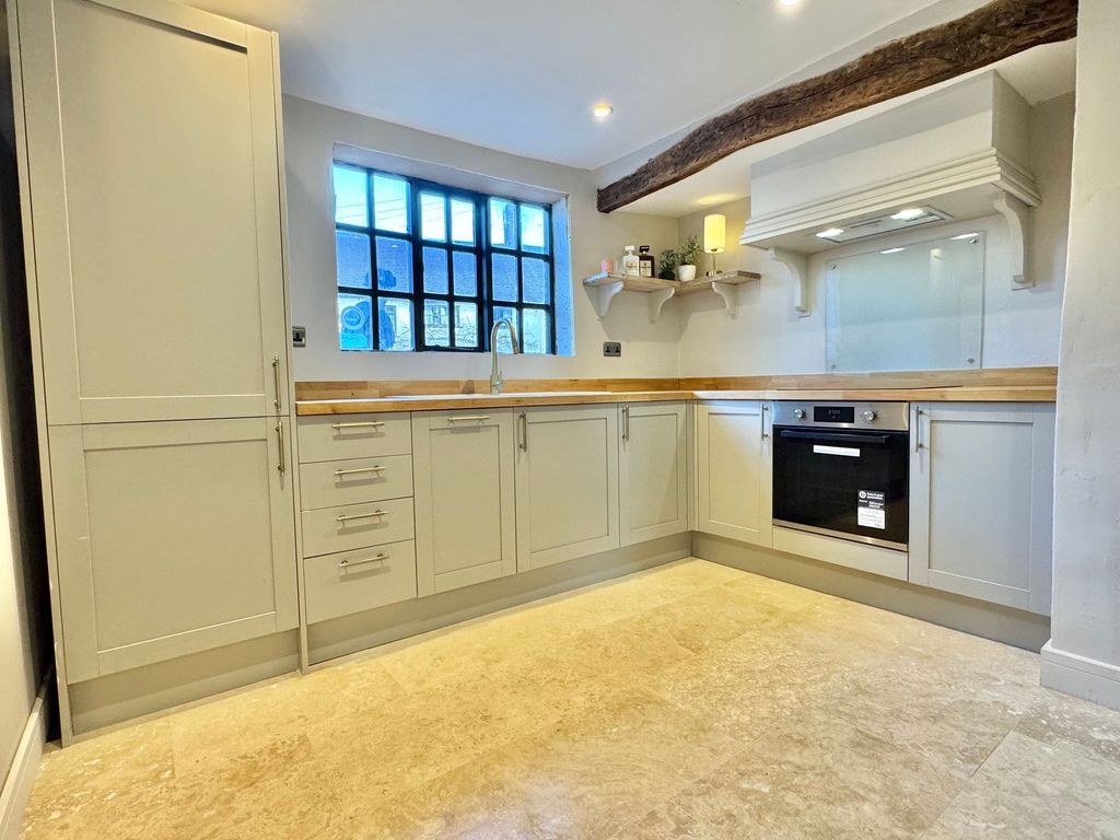 Property photo 2 of 43