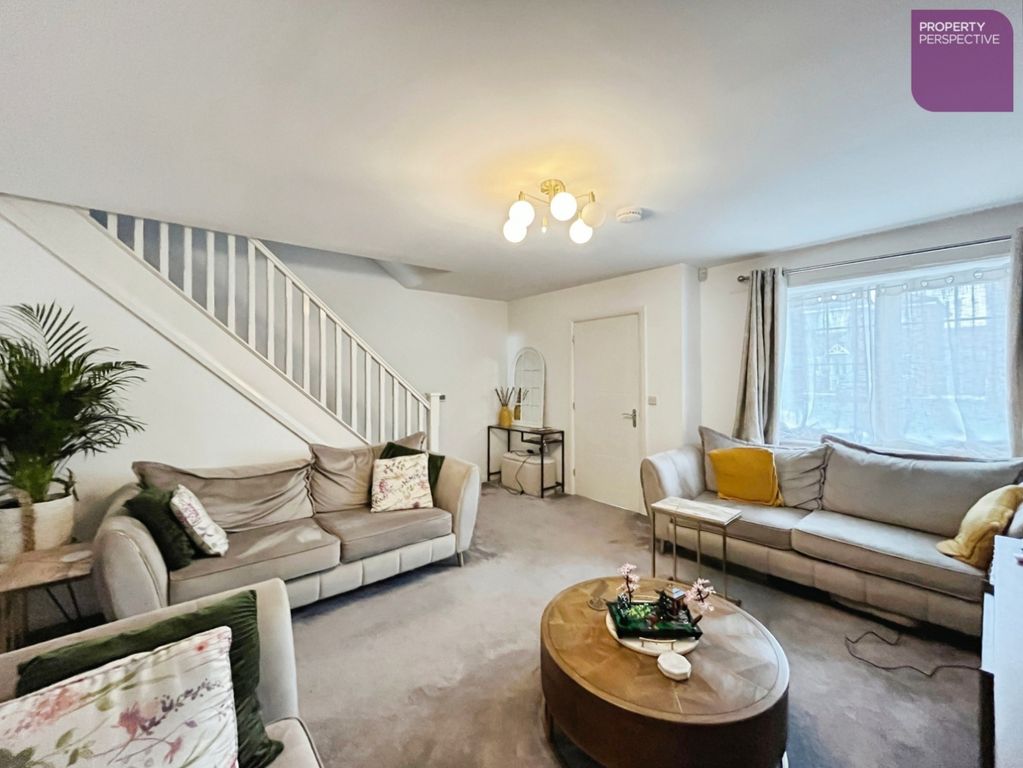 Property photo 3 of 18 Living Room