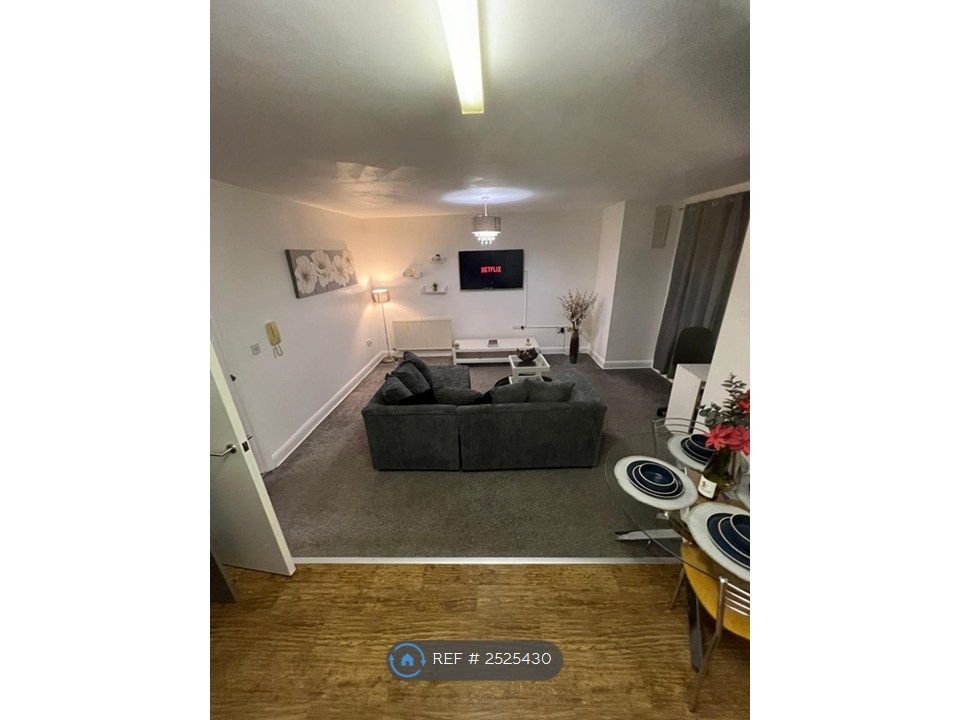 Property photo 2 of 33