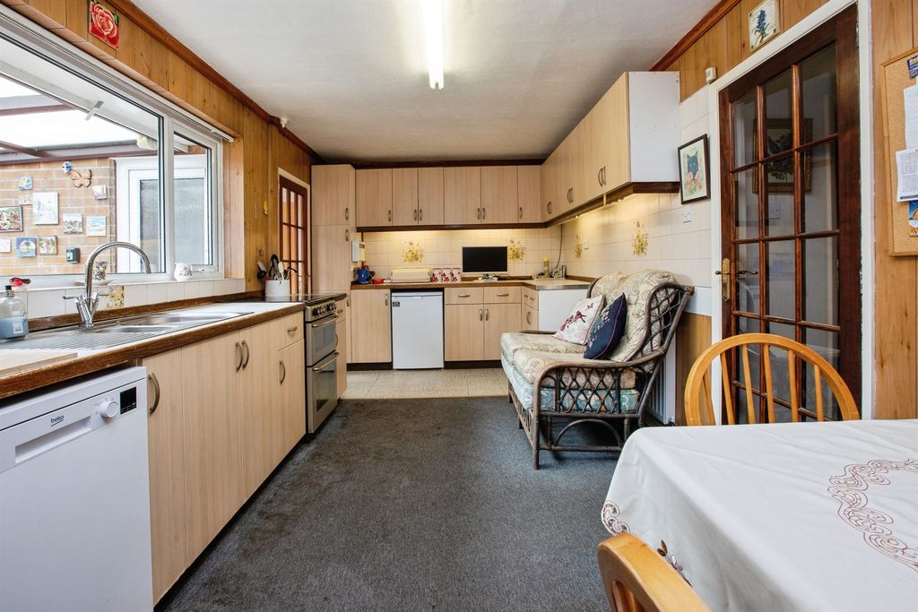 Property photo 3 of 24
