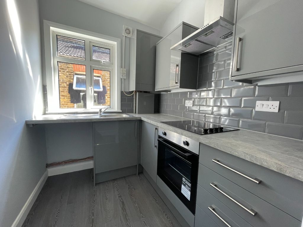 Property photo 2 of 6 3400213