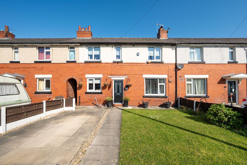 Property photo 1 of 17 11 Kingsway