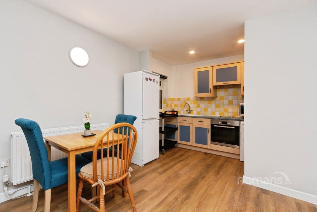 Property photo 3 of 7 Pbox-Img.Jpg