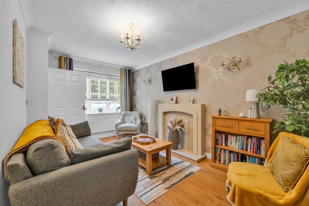 Property photo 3 of 23