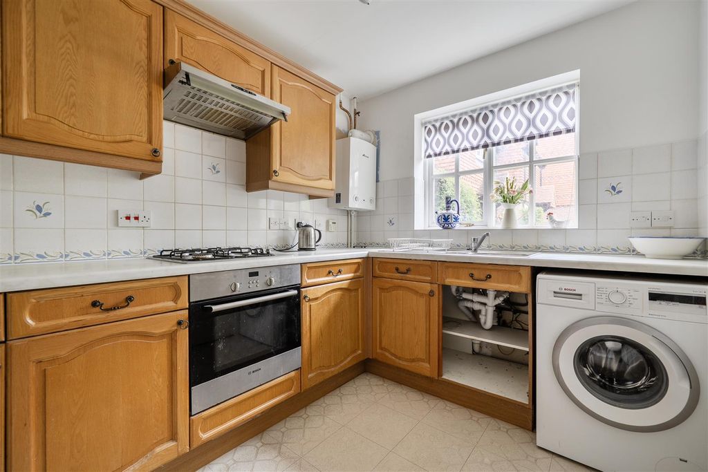 Property photo 3 of 12 Kitchen 1.Jpg