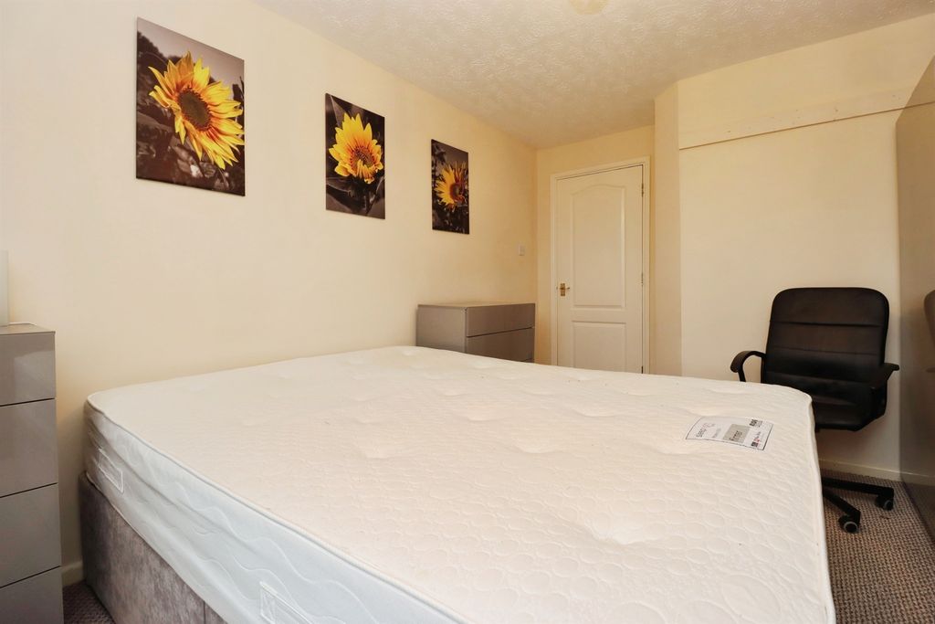 Additional image 15 of 2 bed flat for saleHigh Street, Rothwell, Kettering NN14
