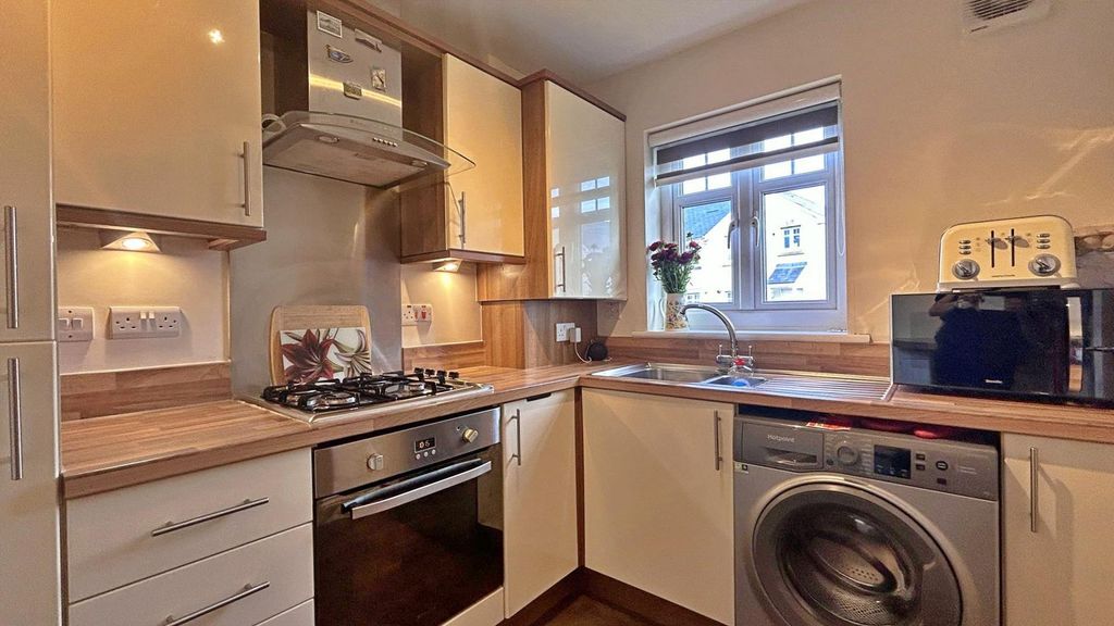 Property photo 2 of 19 16.Jpg