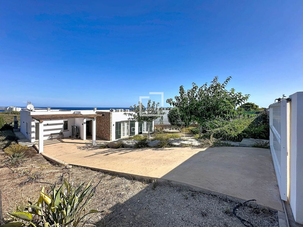 Property photo 3 of 46