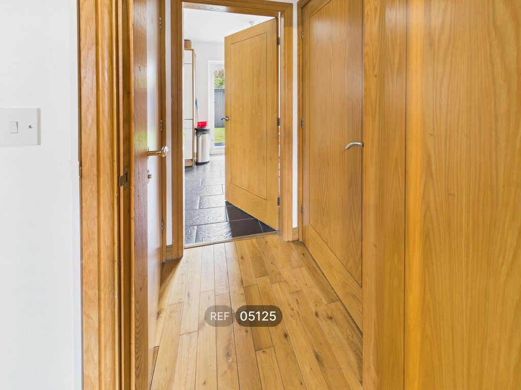 Property photo 3 of 14 Hallway
