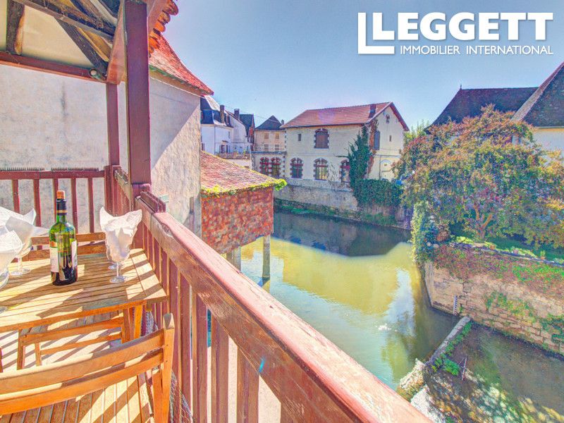 Property photo 3 of 10