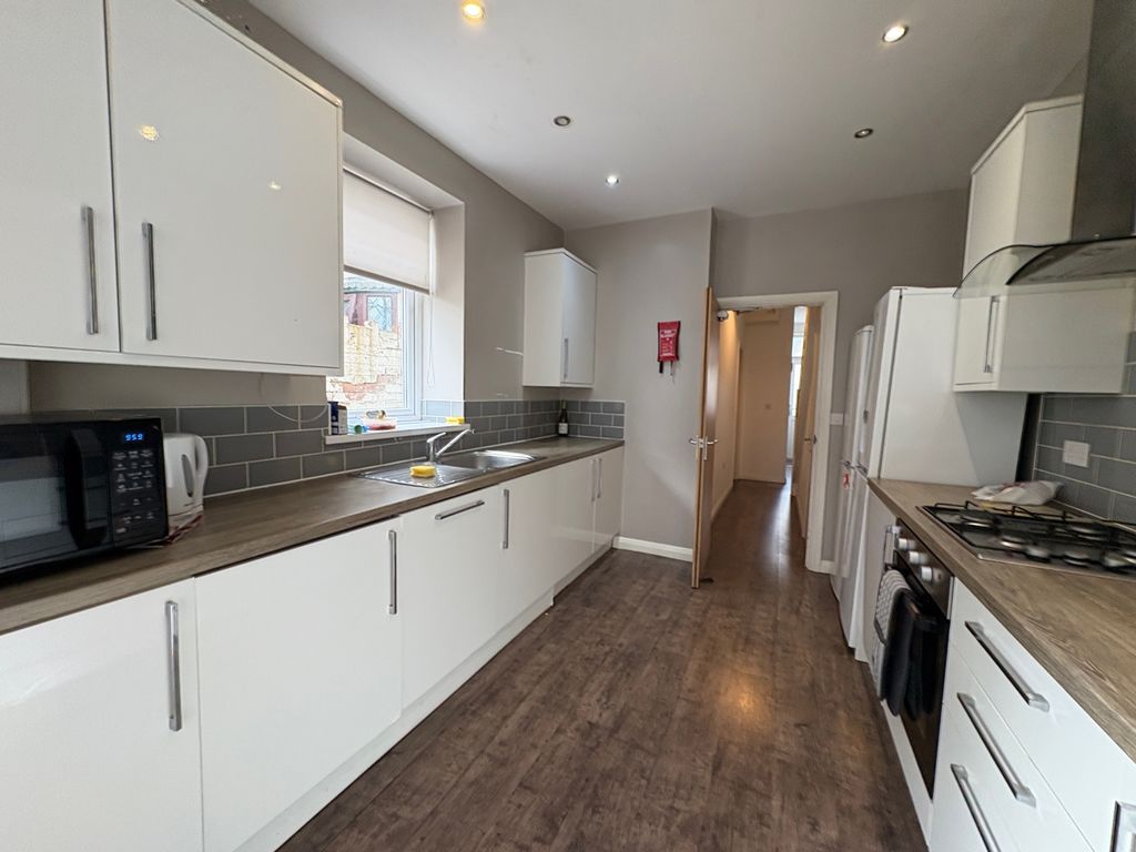 Property photo 2 of 11 1714A140-5879-4A93-93ce-62A1284786F3