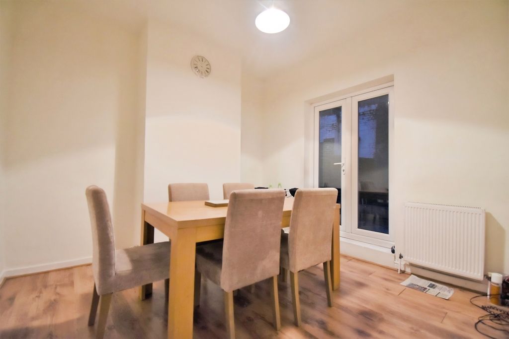 Property photo 2 of 4 1d3B0c85-4