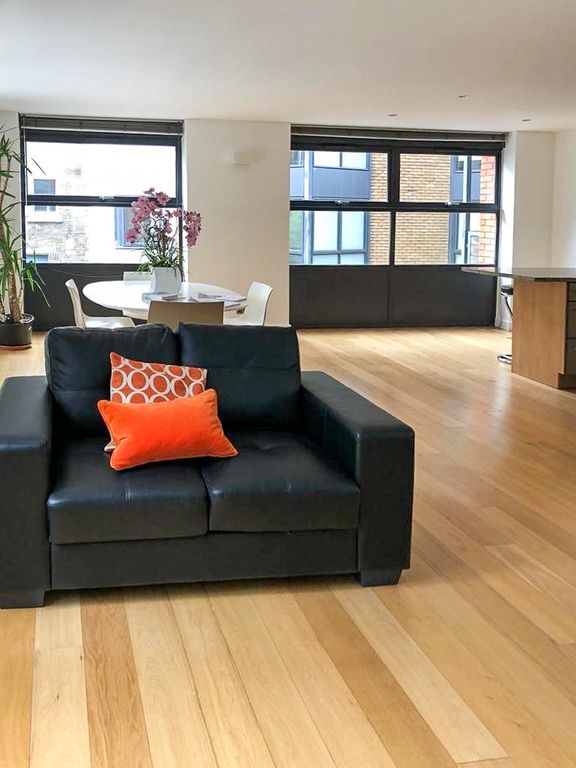 Property photo 2 of 4 Lounge 2 New
