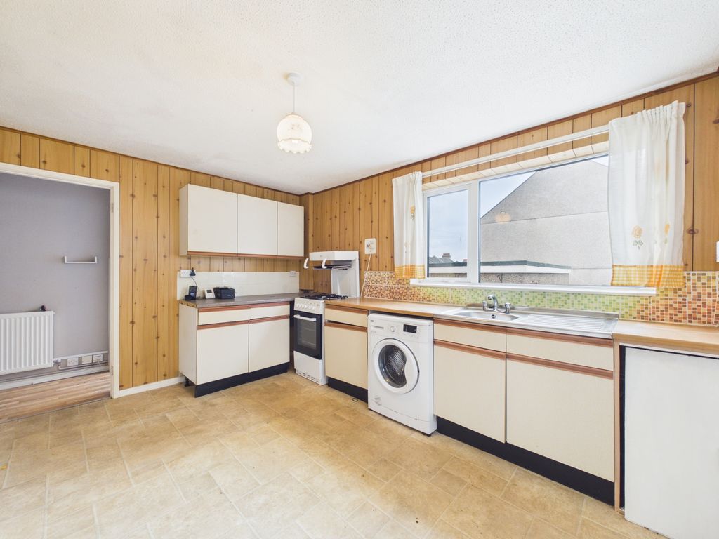 Property photo 3 of 24 Cam01381G0-Pr0230-Still001