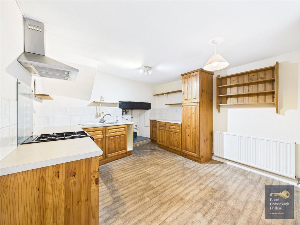 Property photo 3 of 7 Picture No. 08