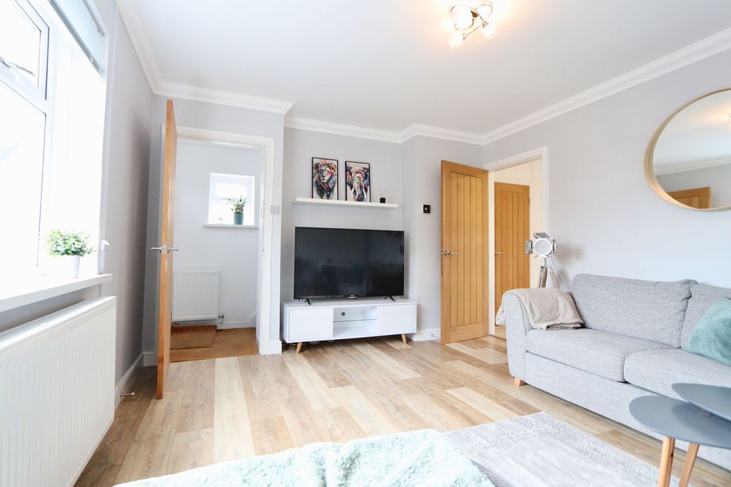 Property photo 2 of 22