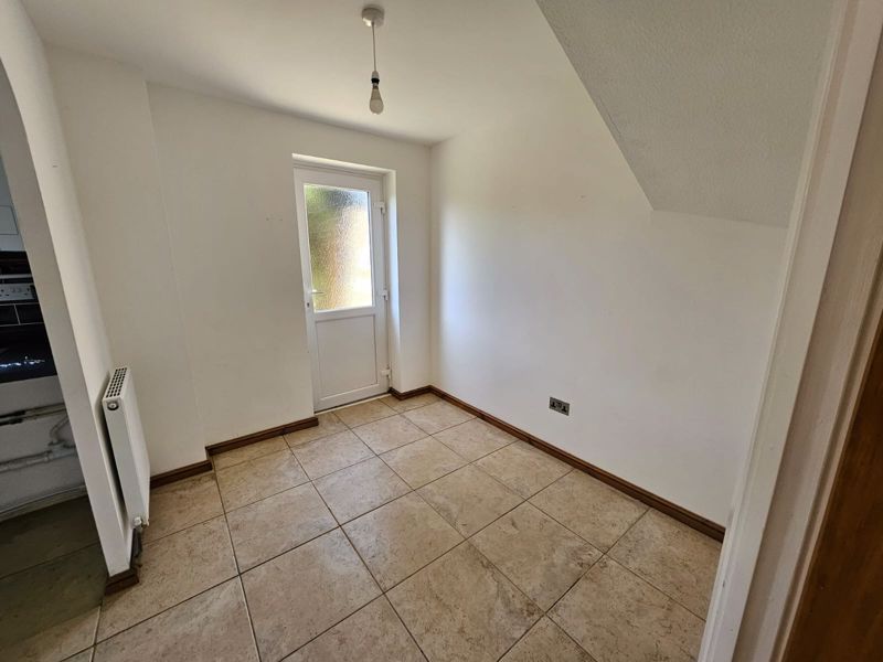 Property photo 3 of 11 Photo 9