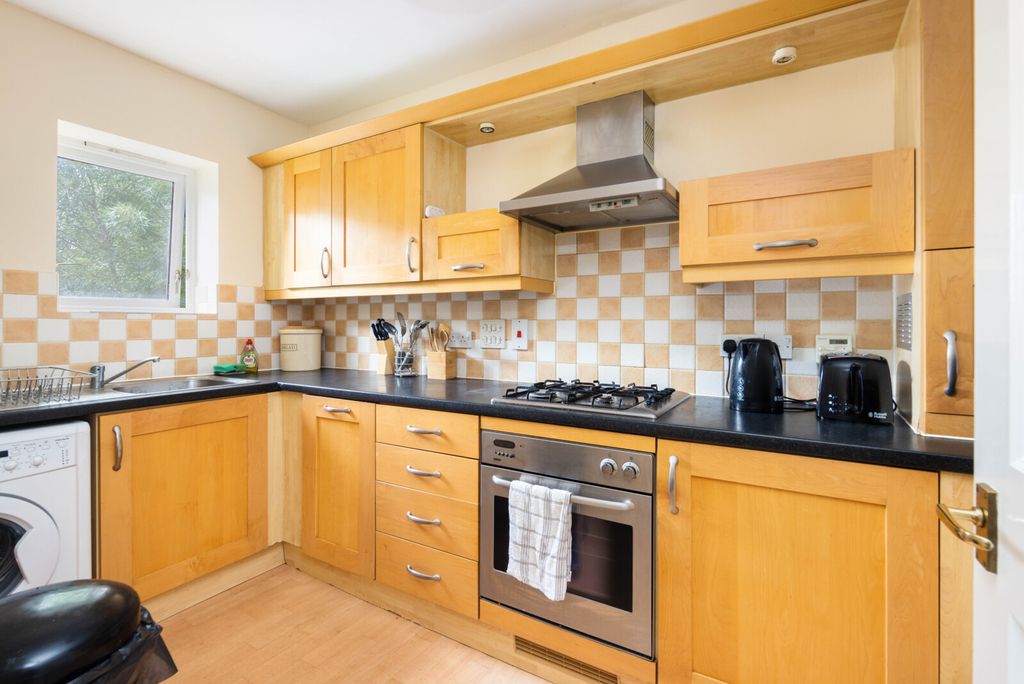 Property photo 3 of 14 Kitchen