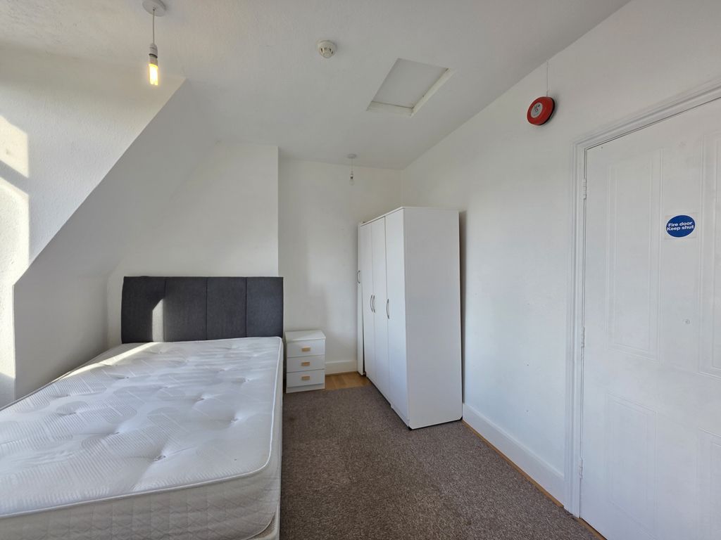 Property photo 2 of 5 Photo 3