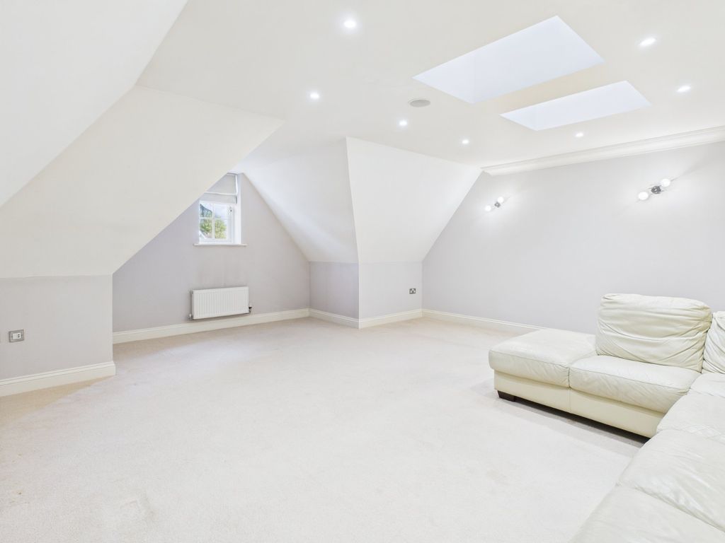 Property photo 2 of 15 Picture No. 13