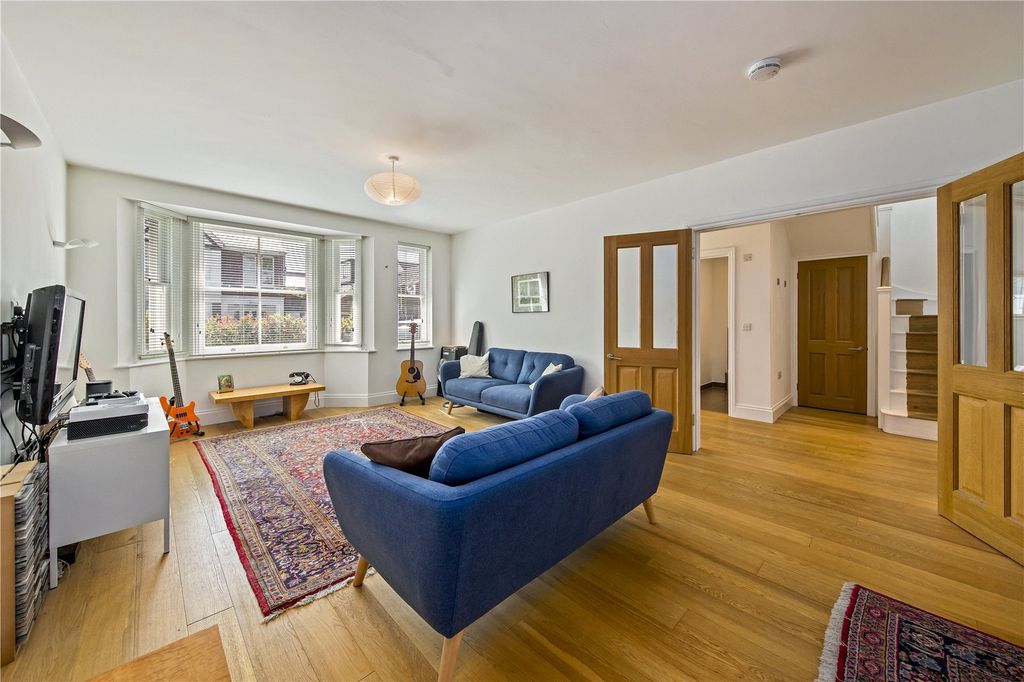 Property photo 2 of 14 Picture No. 11