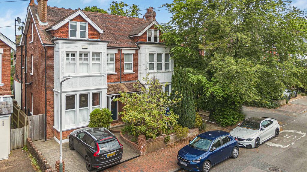 Property photo 2 of 33