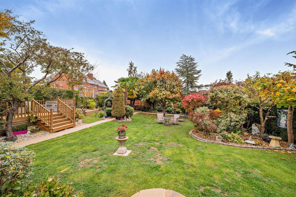 Property photo 2 of 19