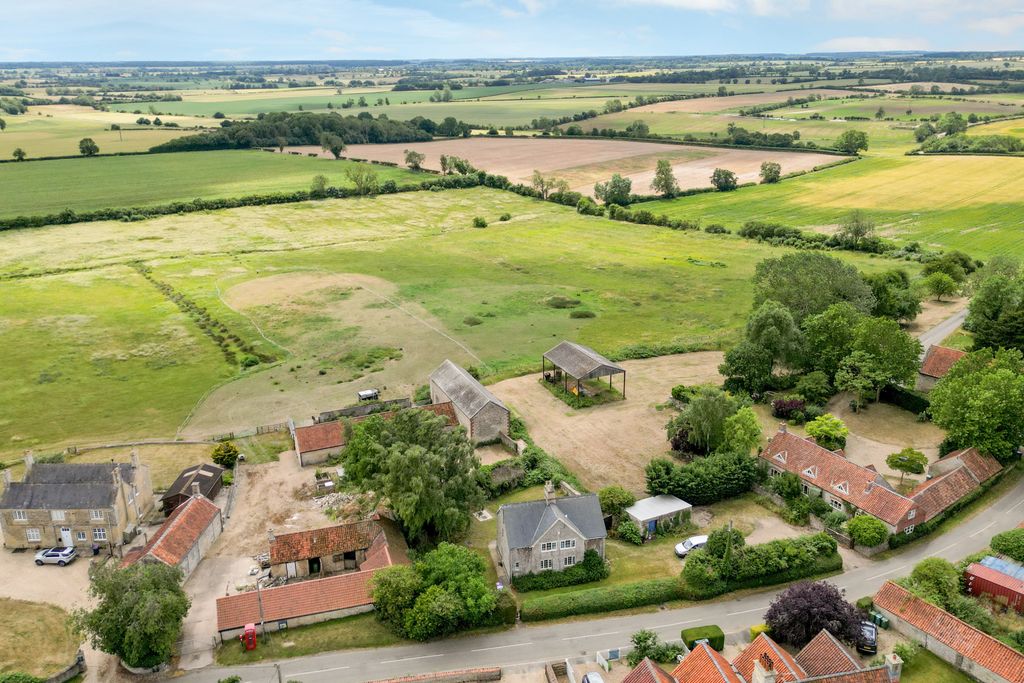 Property photo 1 of 31