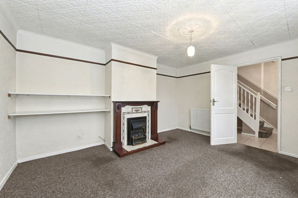 Property photo 2 of 21