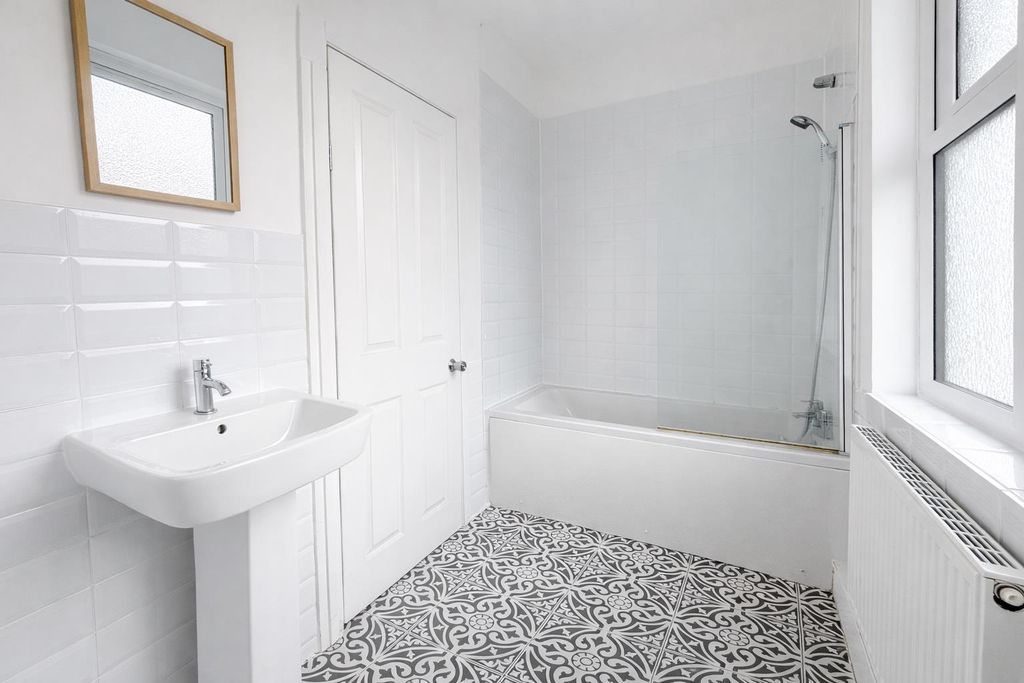 Property photo 3 of 12 41ba5Dae-Afb8-4B93-806A-4212087E058c.Png