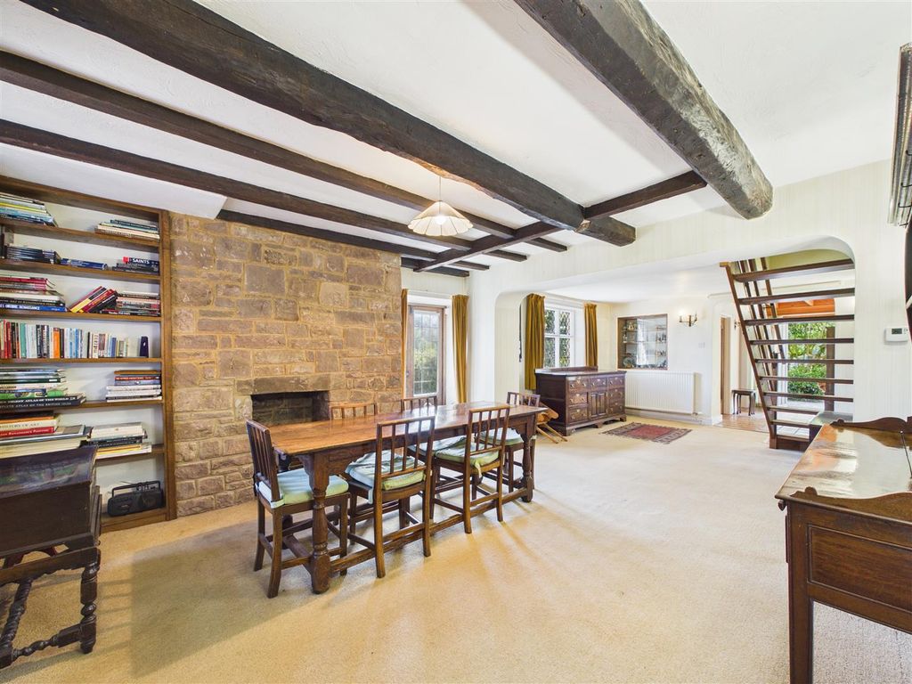 Property photo 2 of 32