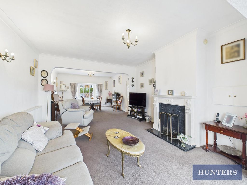 Property photo 2 of 16 Living Room