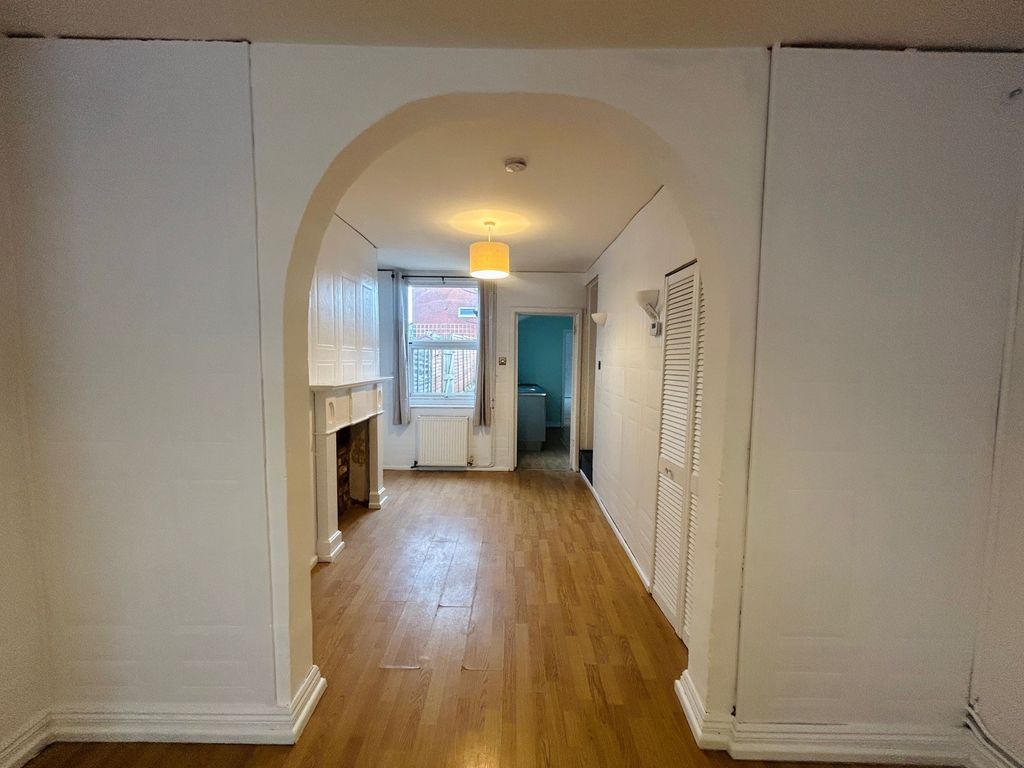 Property photo 3 of 11 Image