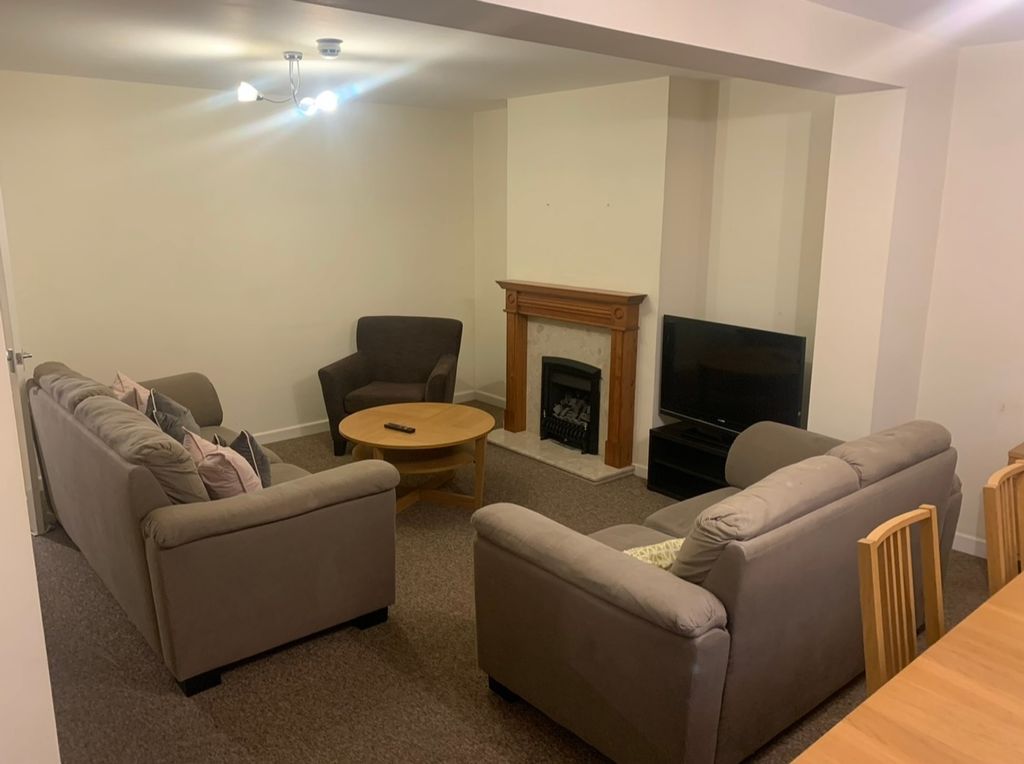 Property photo 3 of 19 A Spacious And Inviting Large Modern Living Room, ...