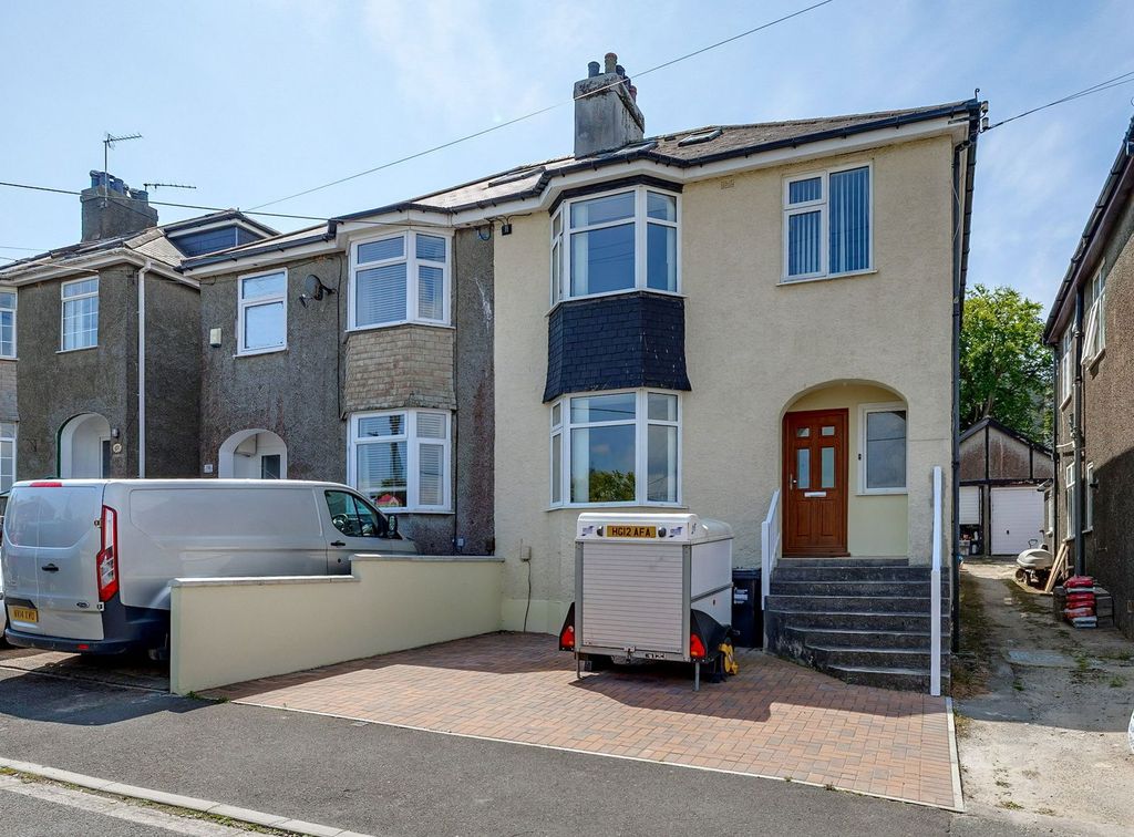 Property photo 2 of 18