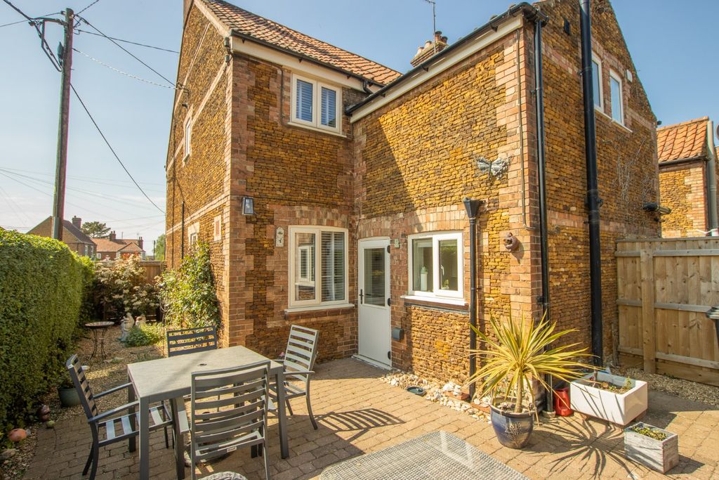 Property photo 2 of 21 5144174