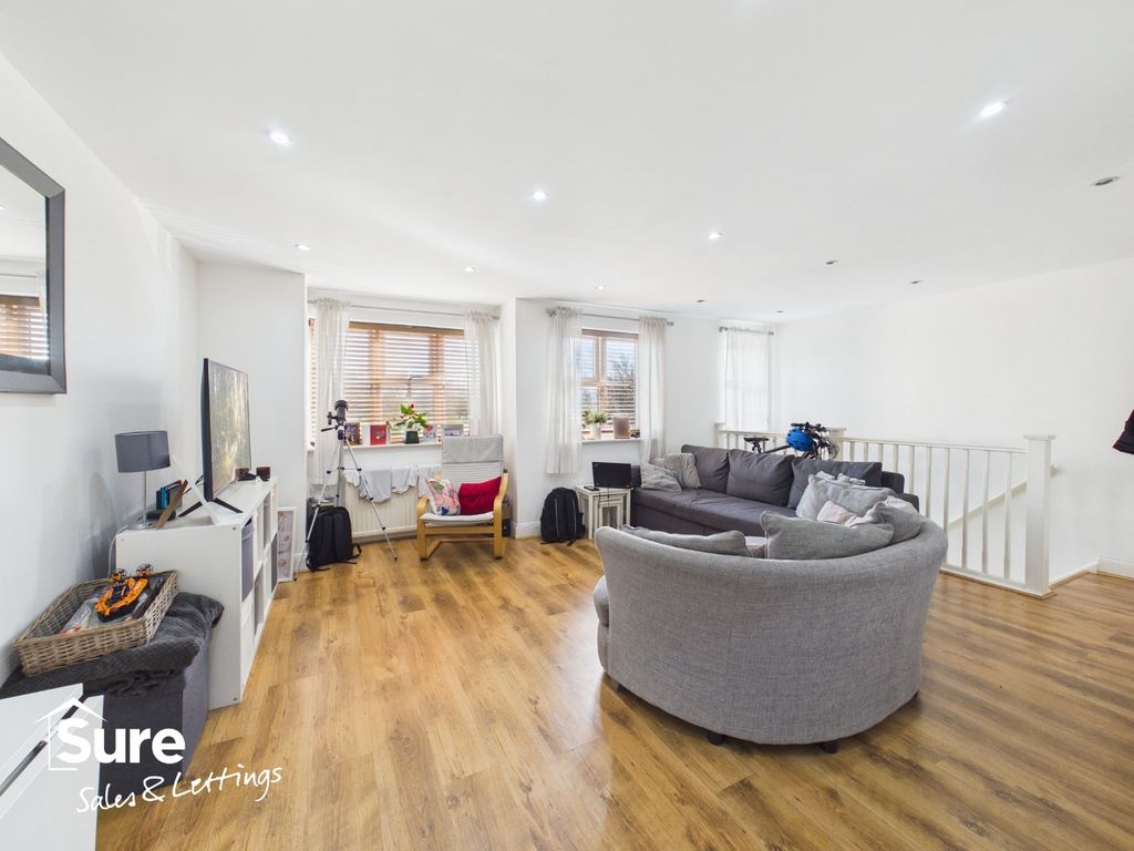 Property photo 3 of 20 4978364