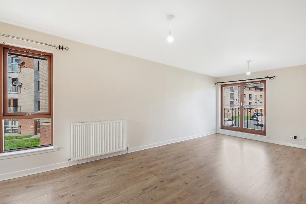 Property photo 2 of 16 Lounge