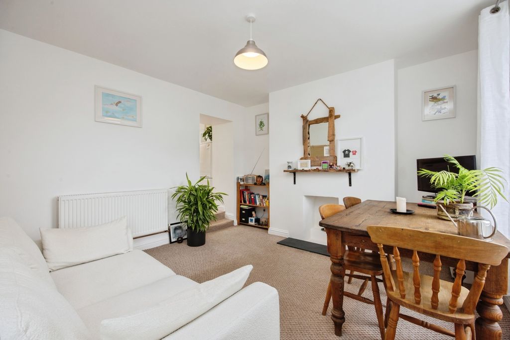 Property photo 2 of 16 Pbox-Img.Jpg