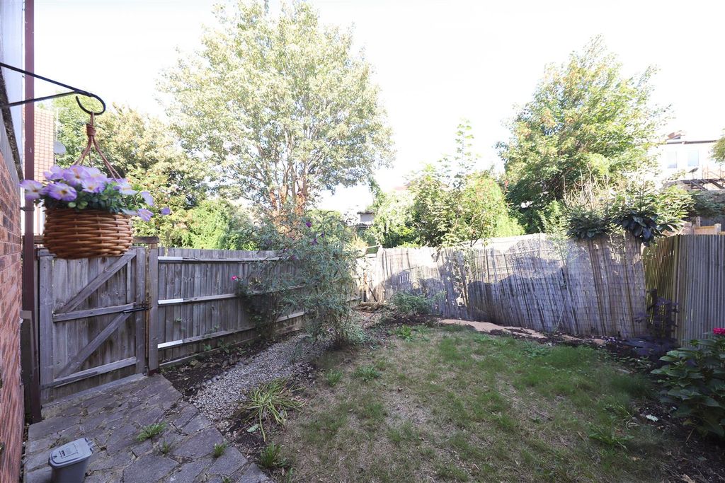 Property photo 2 of 7