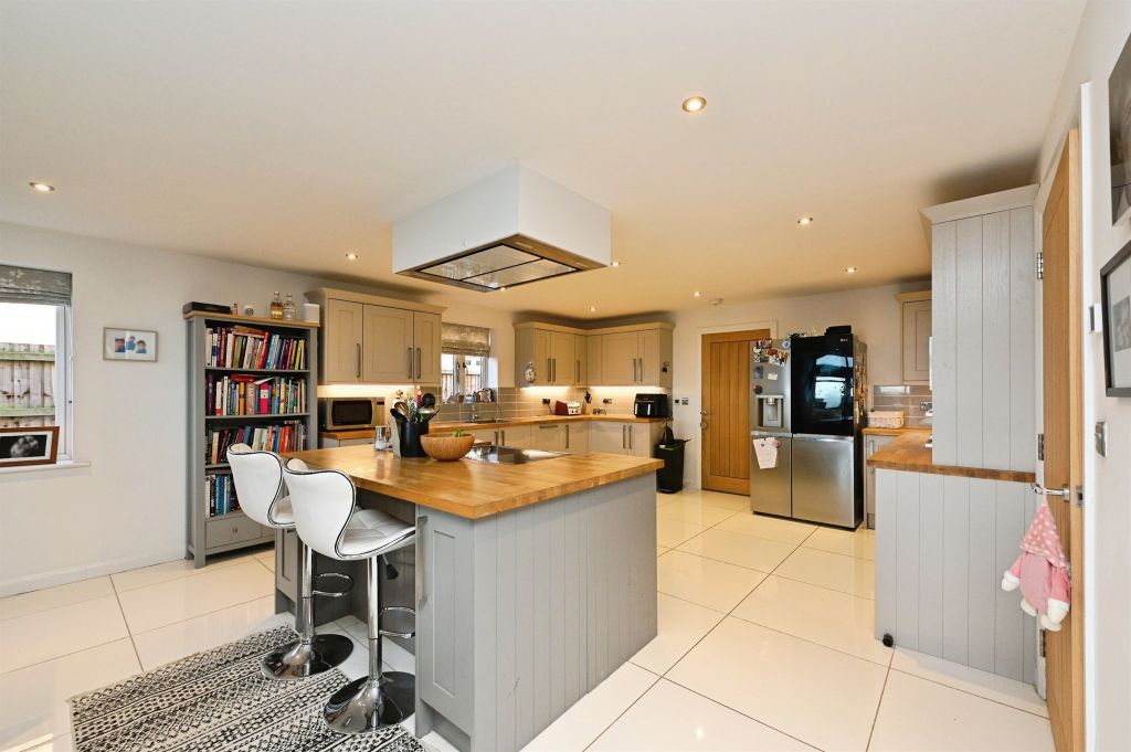 Property photo 3 of 26