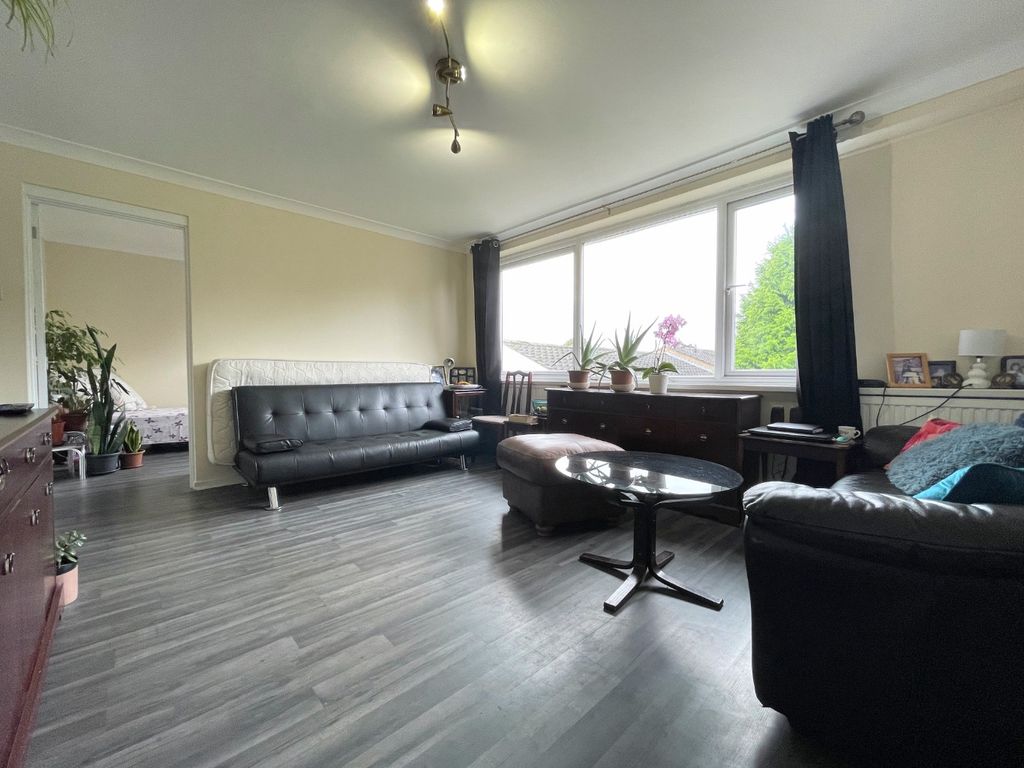 Property photo 3 of 6 1003403