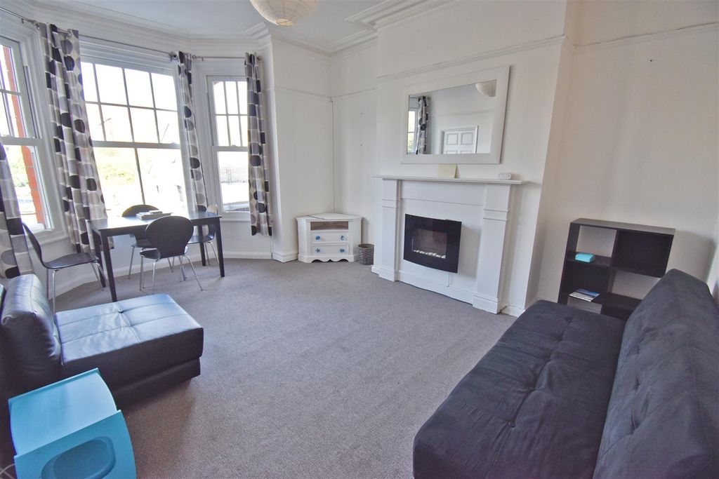 Property photo 2 of 10 Lounge.Jpg