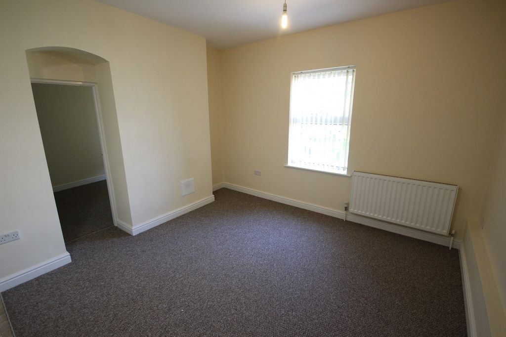 Property photo 2 of 6 Lounge