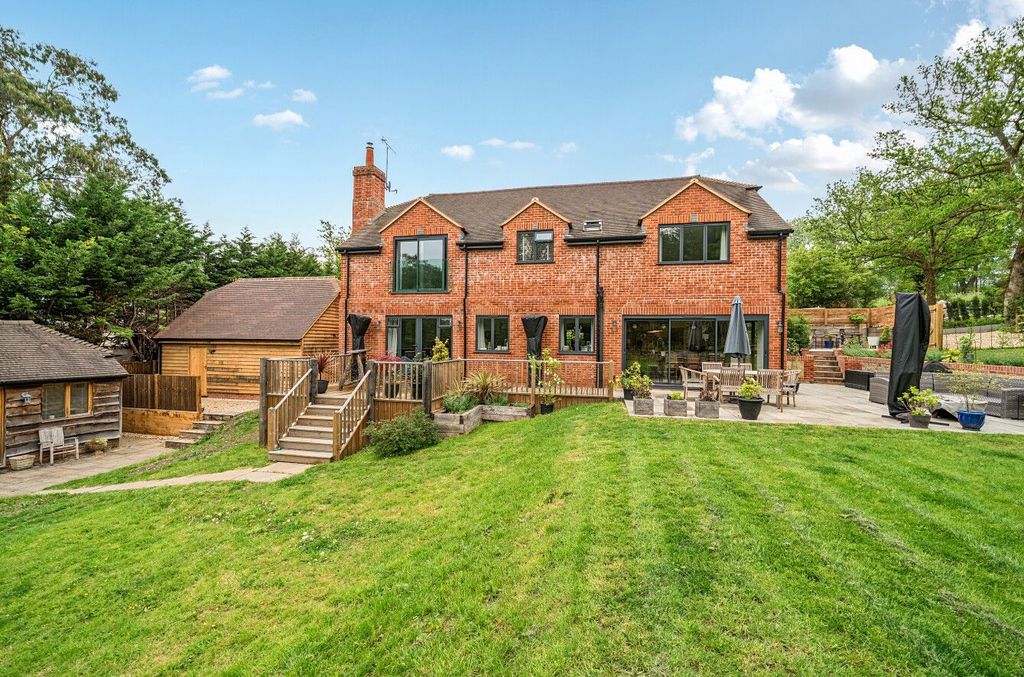 Property photo 2 of 39